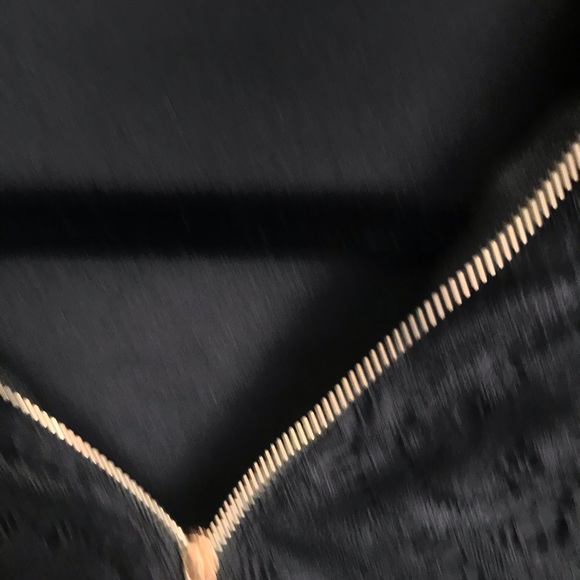 Black top - Picture 3 of 5